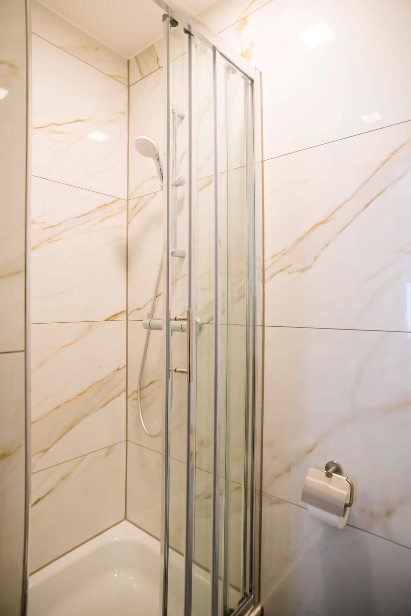 Petite Room With Wifi, Ac, And Shared Kitchen Tilburg Ngoại thất bức ảnh