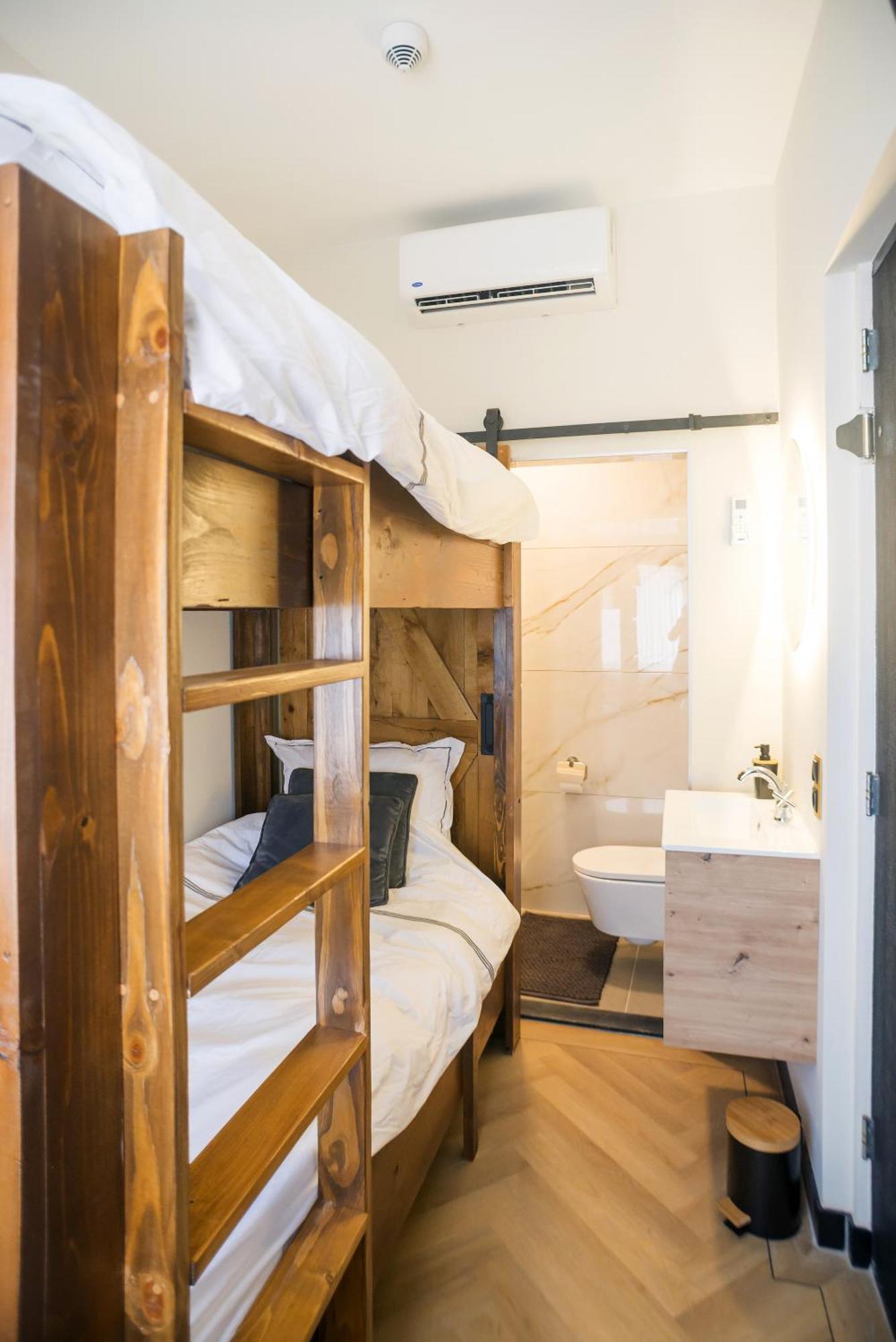 Petite Room With Wifi, Ac, And Shared Kitchen Tilburg Ngoại thất bức ảnh