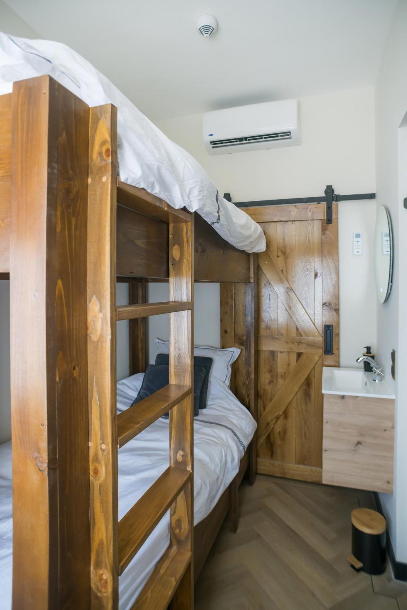 Petite Room With Wifi, Ac, And Shared Kitchen Tilburg Ngoại thất bức ảnh