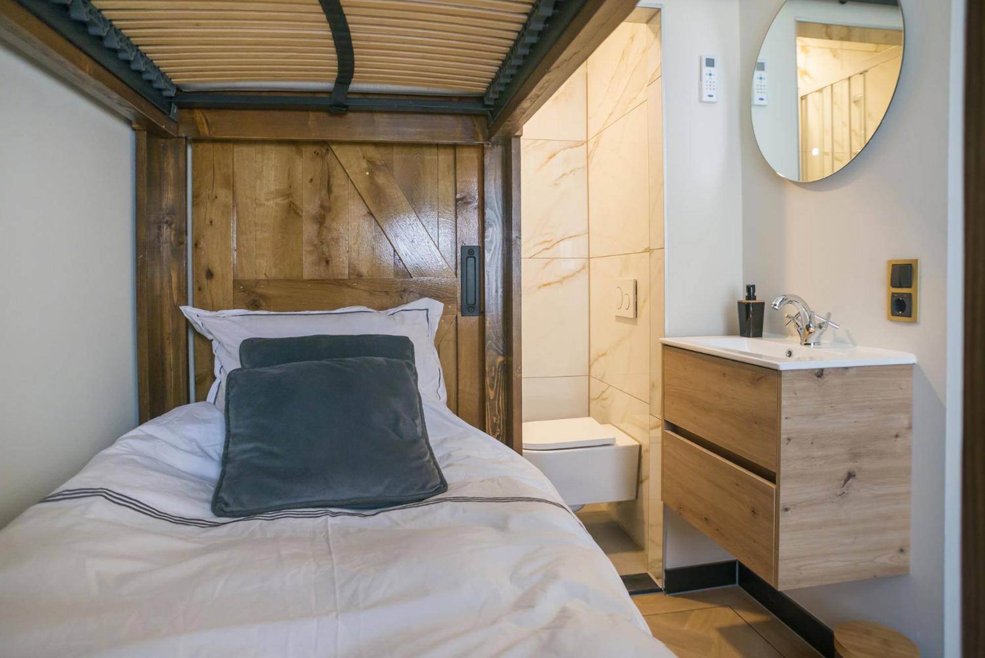 Petite Room With Wifi, Ac, And Shared Kitchen Tilburg Ngoại thất bức ảnh
