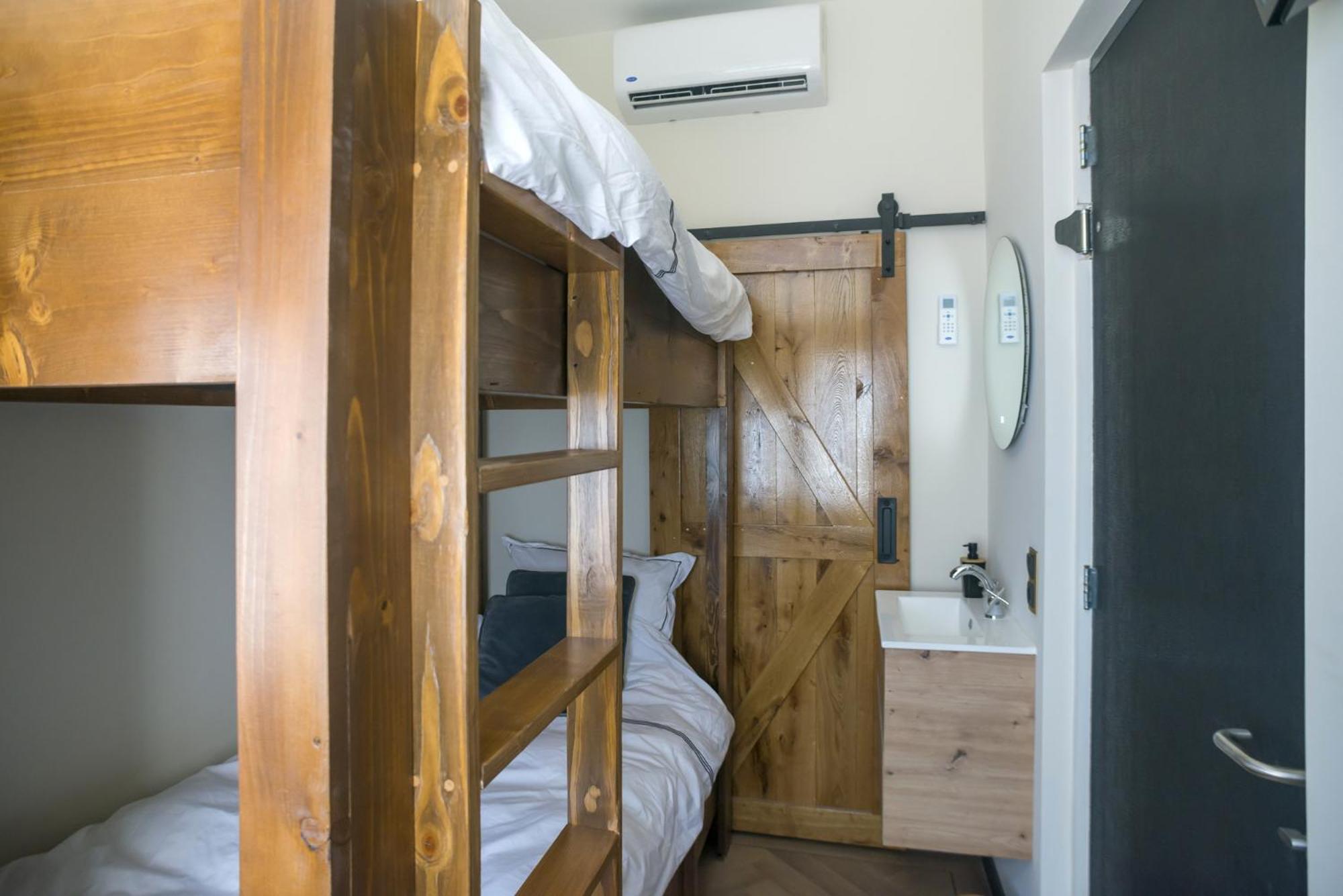 Petite Room With Wifi, Ac, And Shared Kitchen Tilburg Ngoại thất bức ảnh